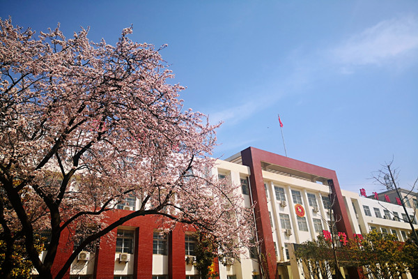 西安旅游职业中等专业学校校园