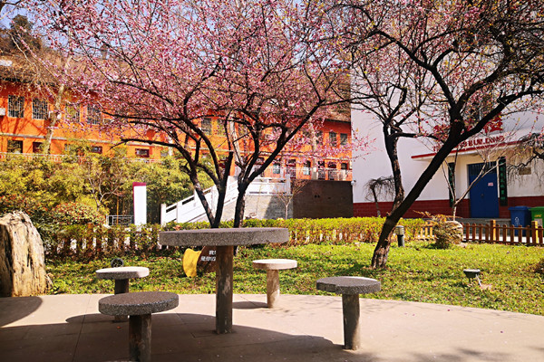西安旅游职业中等专业学校校园